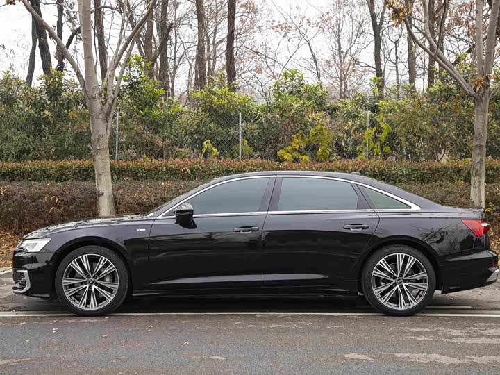 Фото 7 - Audi A6L