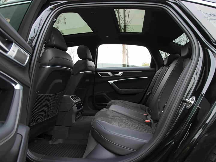 Фото 8 - Audi A6L