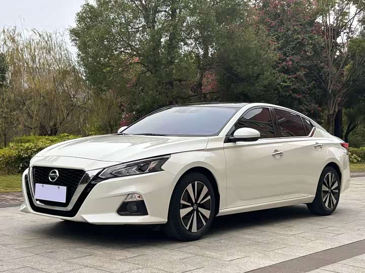 Фото 1 - Nissan Teana