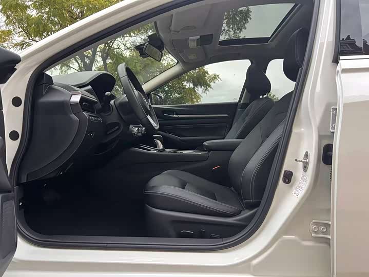 Фото 7 - Nissan Teana