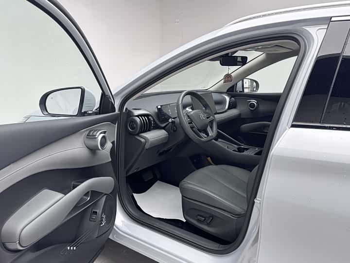 Фото 9 - BYD Yuan Plus