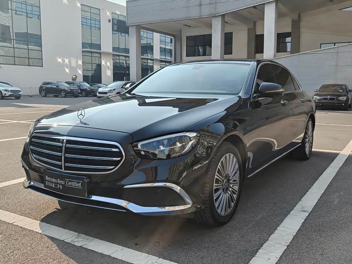 Фото 1 - Mercedes-Benz E-Class