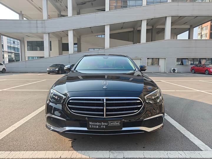 Фото 2 - Mercedes-Benz E-Class