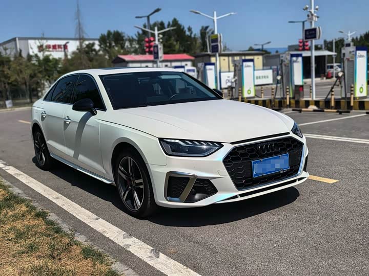 Фото 3 - Audi A4L