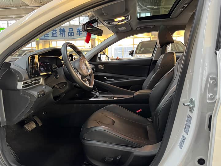 Фото 8 - Hyundai Elantra N line