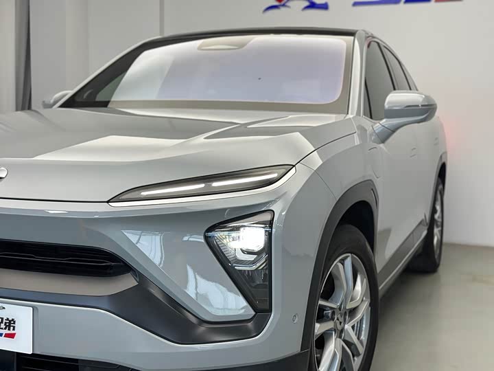 Фото 3 - Nio EC6
