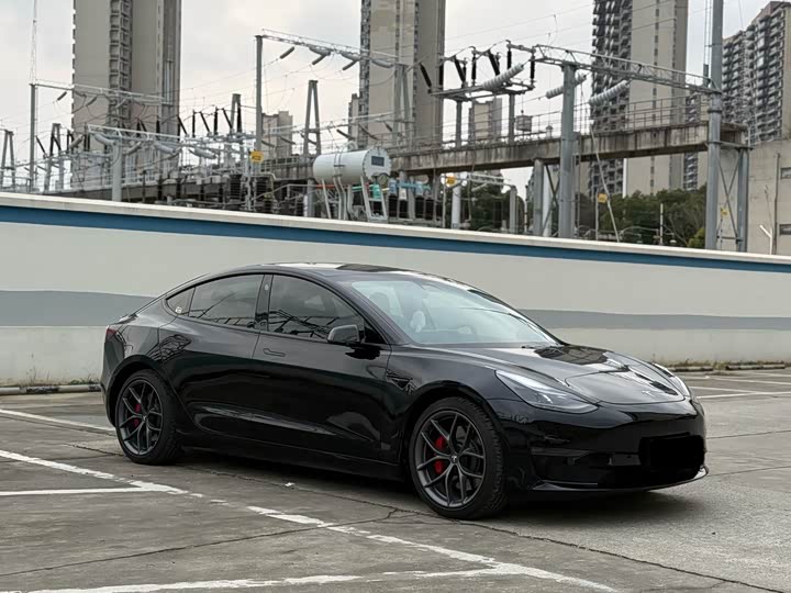 Фото 3 - Tesla Model 3