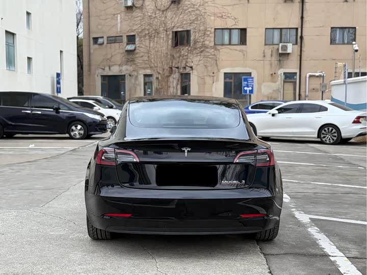 Фото 5 - Tesla Model 3