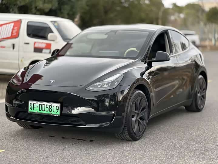Фото 1 - Tesla Model Y