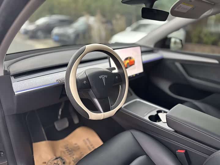 Фото 3 - Tesla Model Y