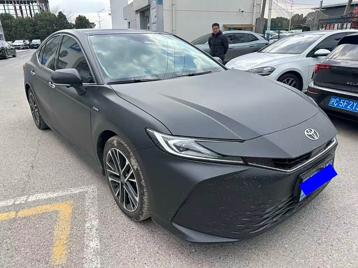 Фото 3 - Toyota Camry