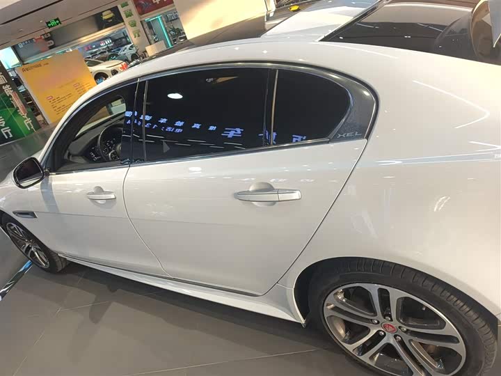 Фото 5 - Jaguar XE L