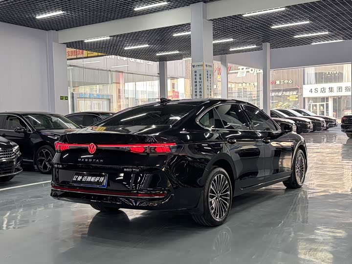 Фото 6 - Volkswagen Magotan