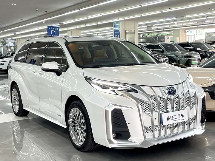 Фото 4 - Toyota Sienna