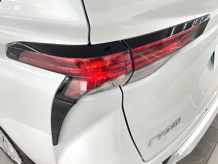 Фото 7 - Toyota Sienna