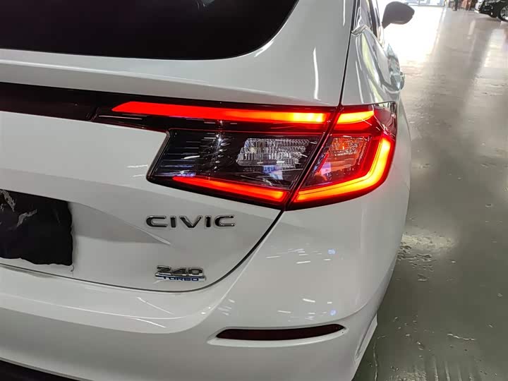 Фото 8 - Honda Civic