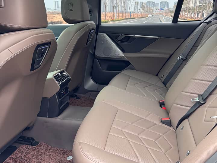 Фото 6 - BMW 5 Series