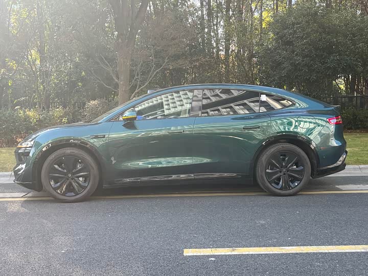 Фото 4 - Luxeed R7