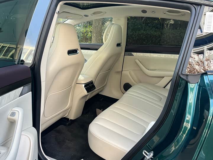 Фото 6 - Luxeed R7