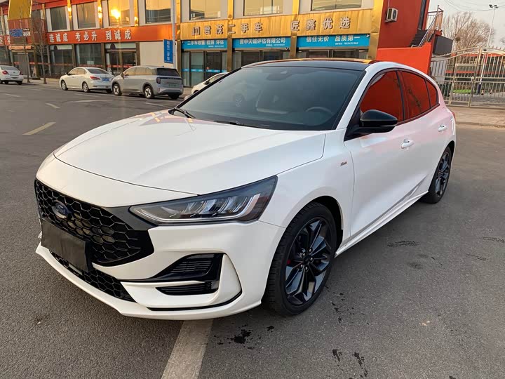 Фото 1 - Ford Focus