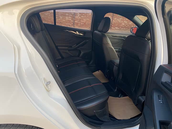 Фото 9 - Ford Focus