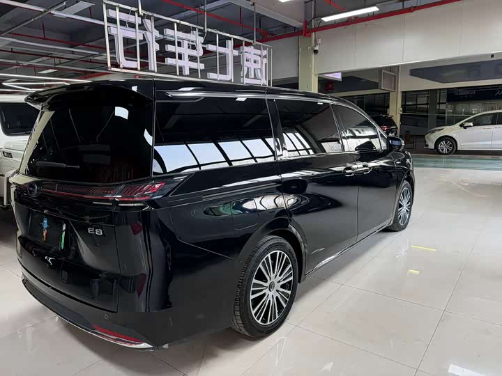 Фото 8 - GAC Trumpchi E8