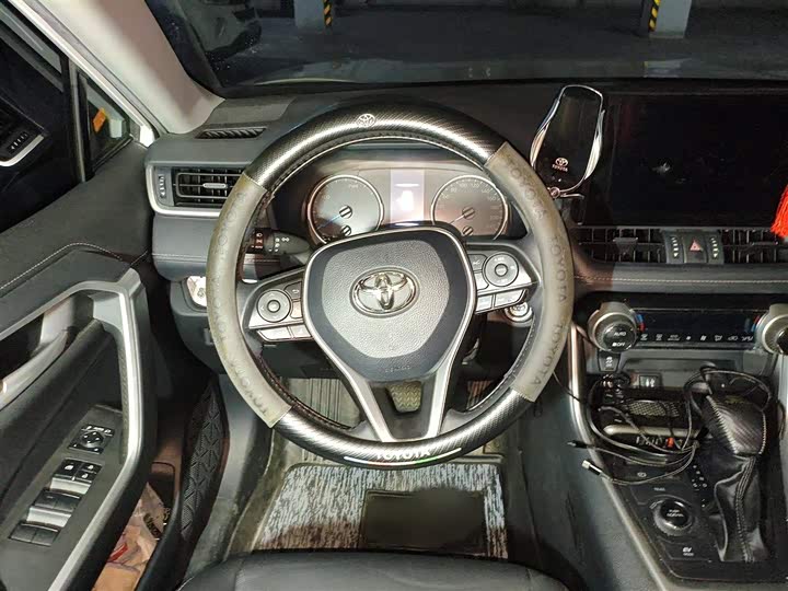 Фото 3 - Toyota Wildlander