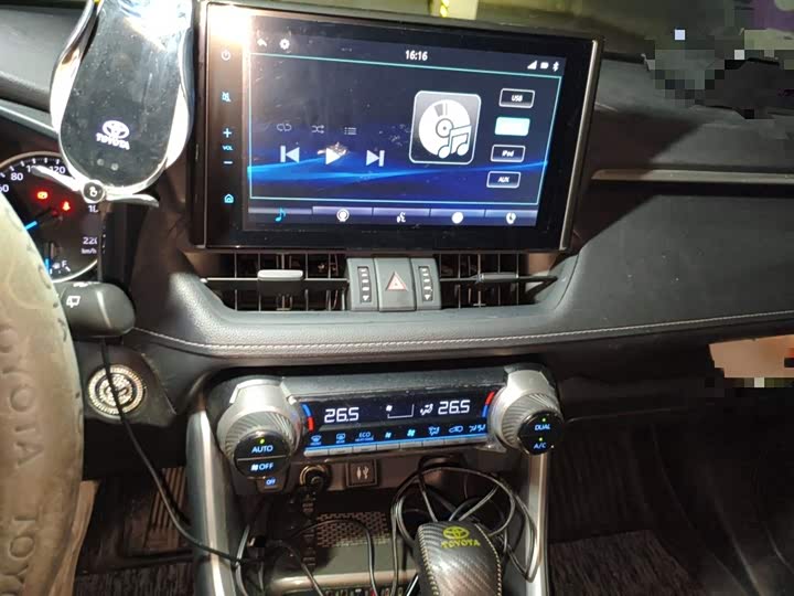 Фото 6 - Toyota Wildlander