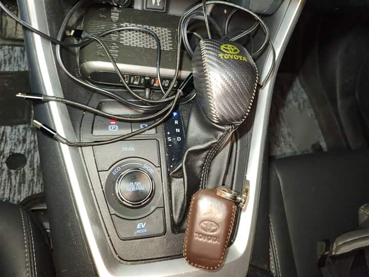 Фото 7 - Toyota Wildlander