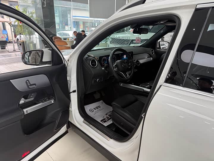 Фото 4 - Mercedes-Benz GLB-Class