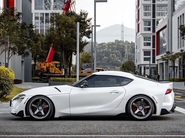 Фото 4 - Toyota Supra