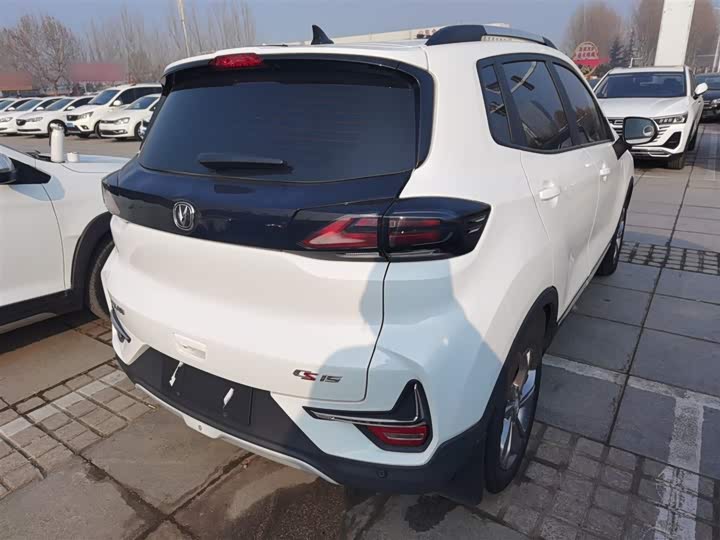 Фото 7 - Changan CS15