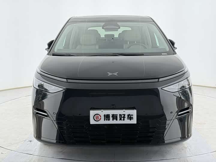 Фото 2 - XPeng X9