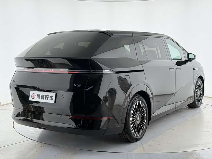 Фото 9 - XPeng X9