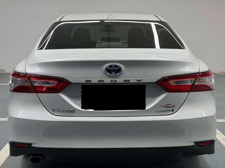 Фото 4 - Toyota Camry