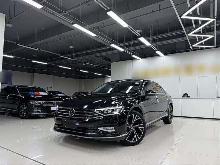 Фото 1 - Volkswagen Magotan