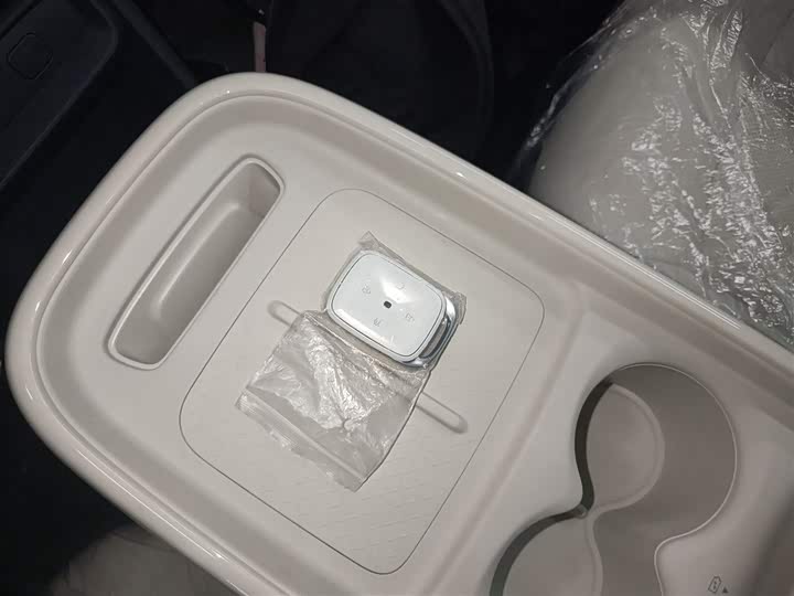 Фото 9 - BAIC Arcfox T1