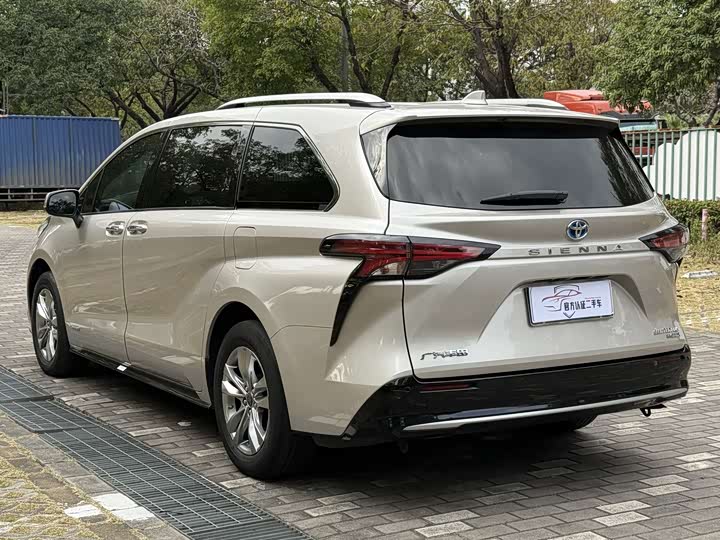 Фото 6 - Toyota Sienna