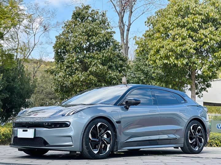 Фото 1 - Zeekr 001