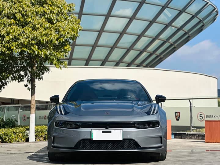 Фото 2 - Zeekr 001