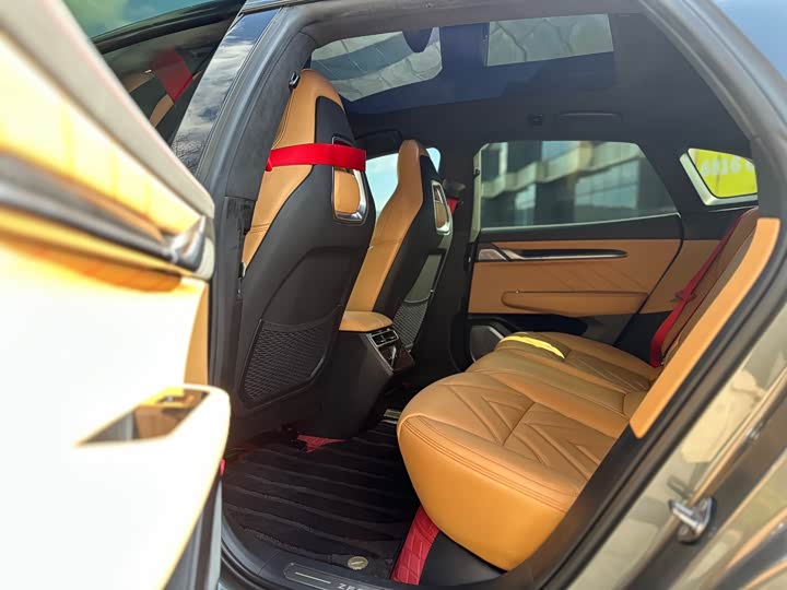 Фото 9 - Zeekr 001