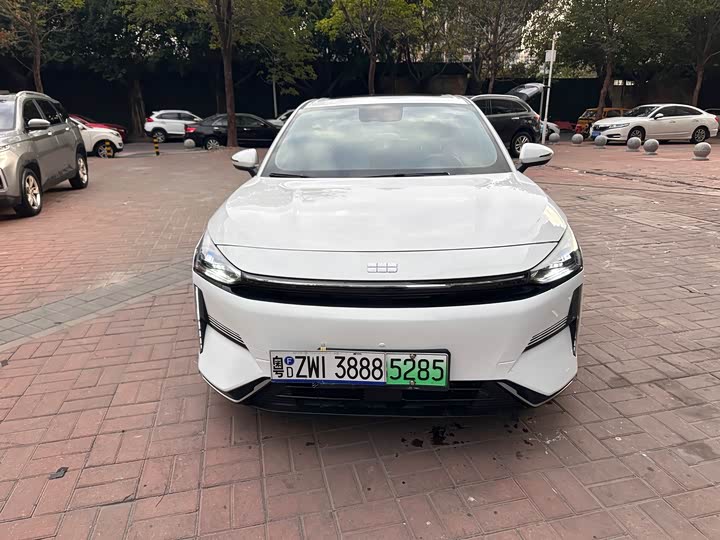 Фото 2 - Geely Galaxy L6