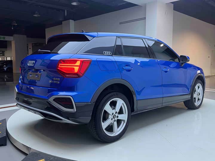 Фото 6 - Audi Q2L