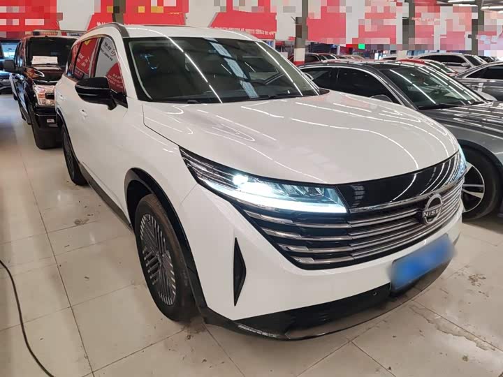 Фото 4 - Nissan Pathfinder