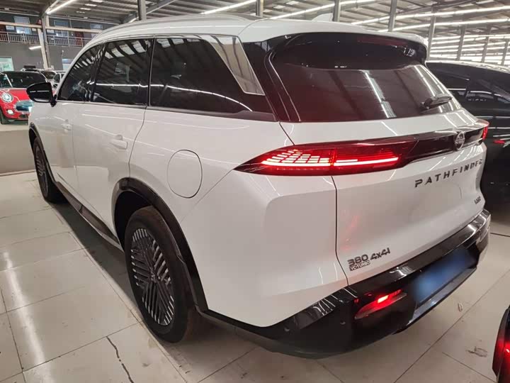 Фото 5 - Nissan Pathfinder