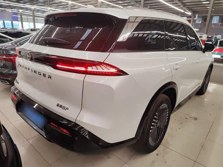 Фото 7 - Nissan Pathfinder