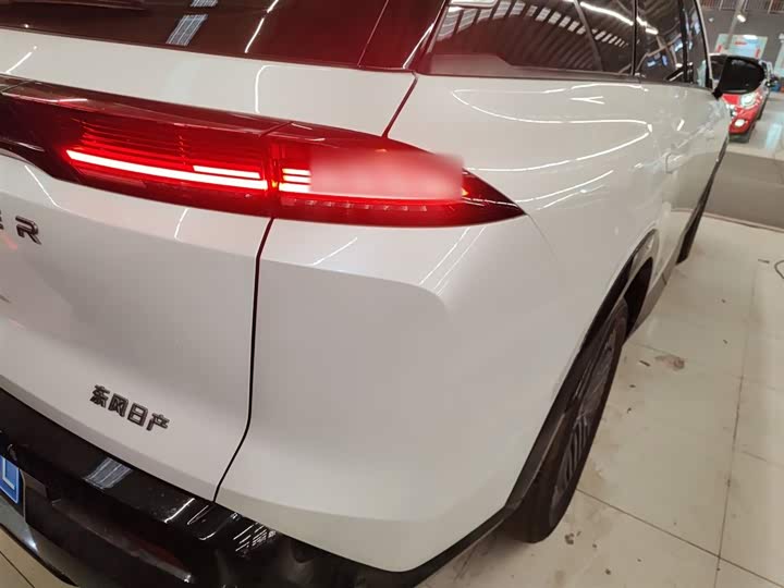 Фото 8 - Nissan Pathfinder