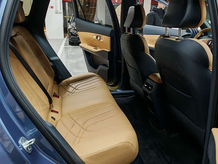 Фото 7 - Geely Galaxy Starship 7