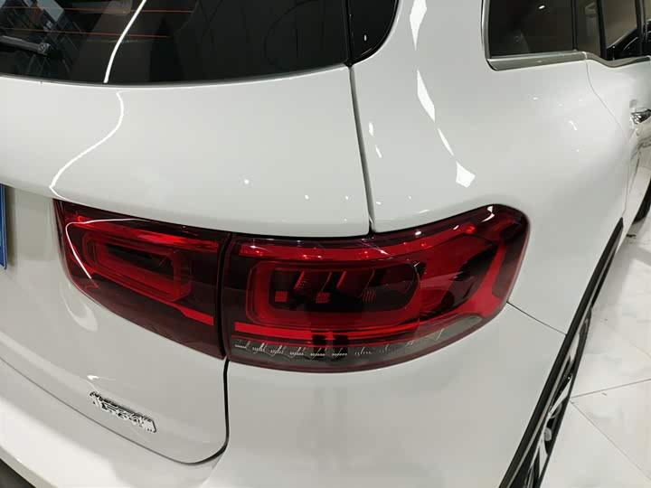 Фото 8 - Mercedes-Benz GLB-Class