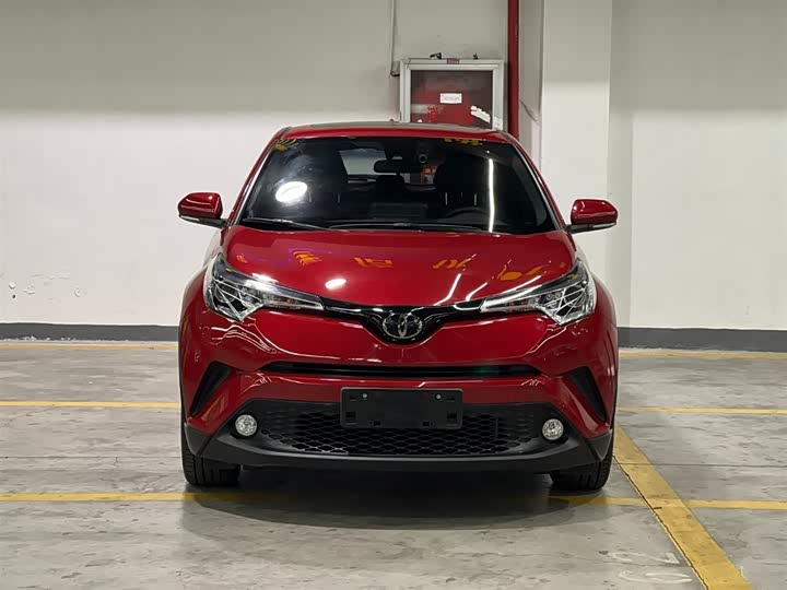 Фото 2 - Toyota C-HR